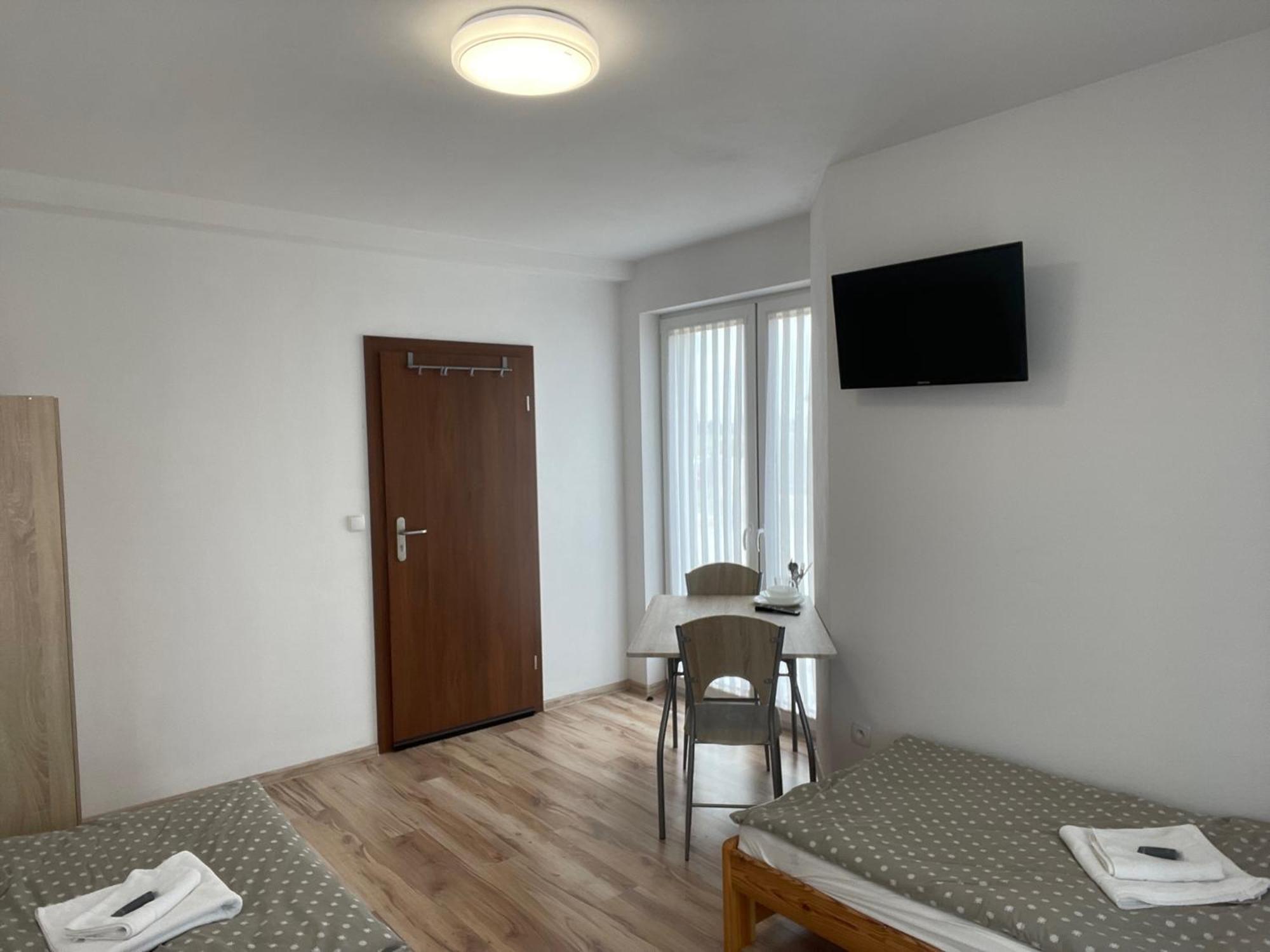 Rozana 51 Homestay Opole